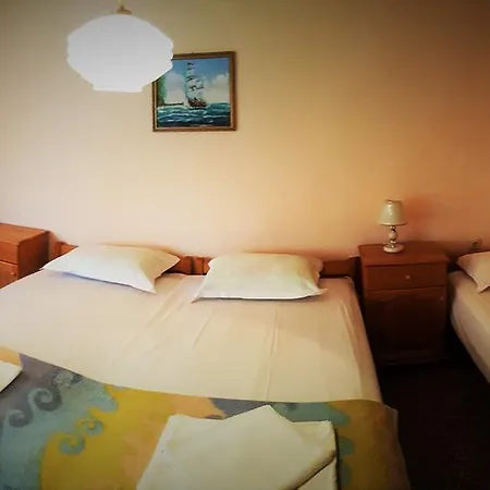 Atanasovi House 게스트하우스 슈코르필로브치