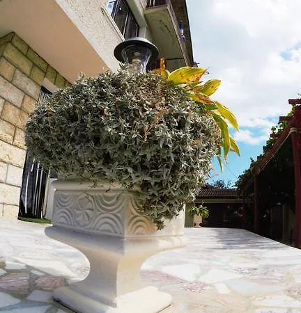 Atanasovi House بيت ضيافة 2*