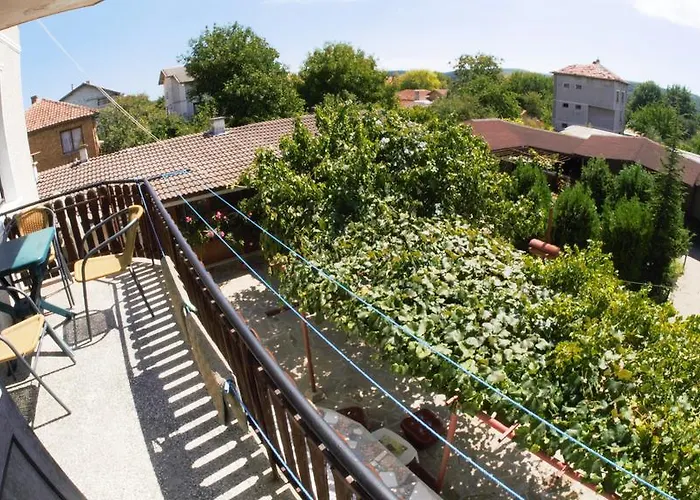 Atanasovi House Gæstehus 2*