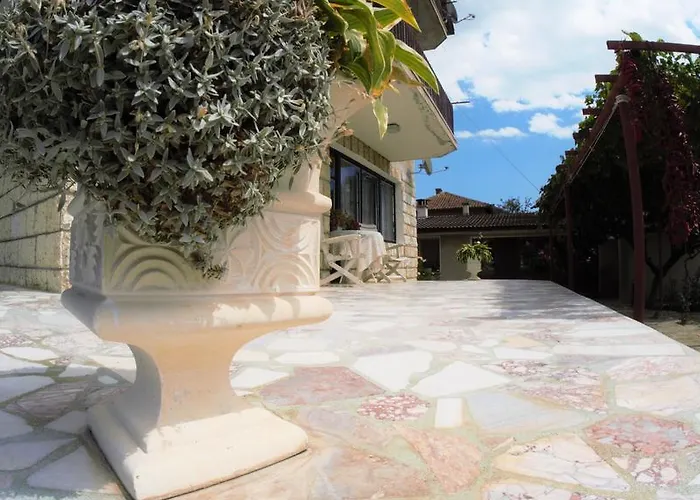 Atanasovi House Shkorpilovtsi